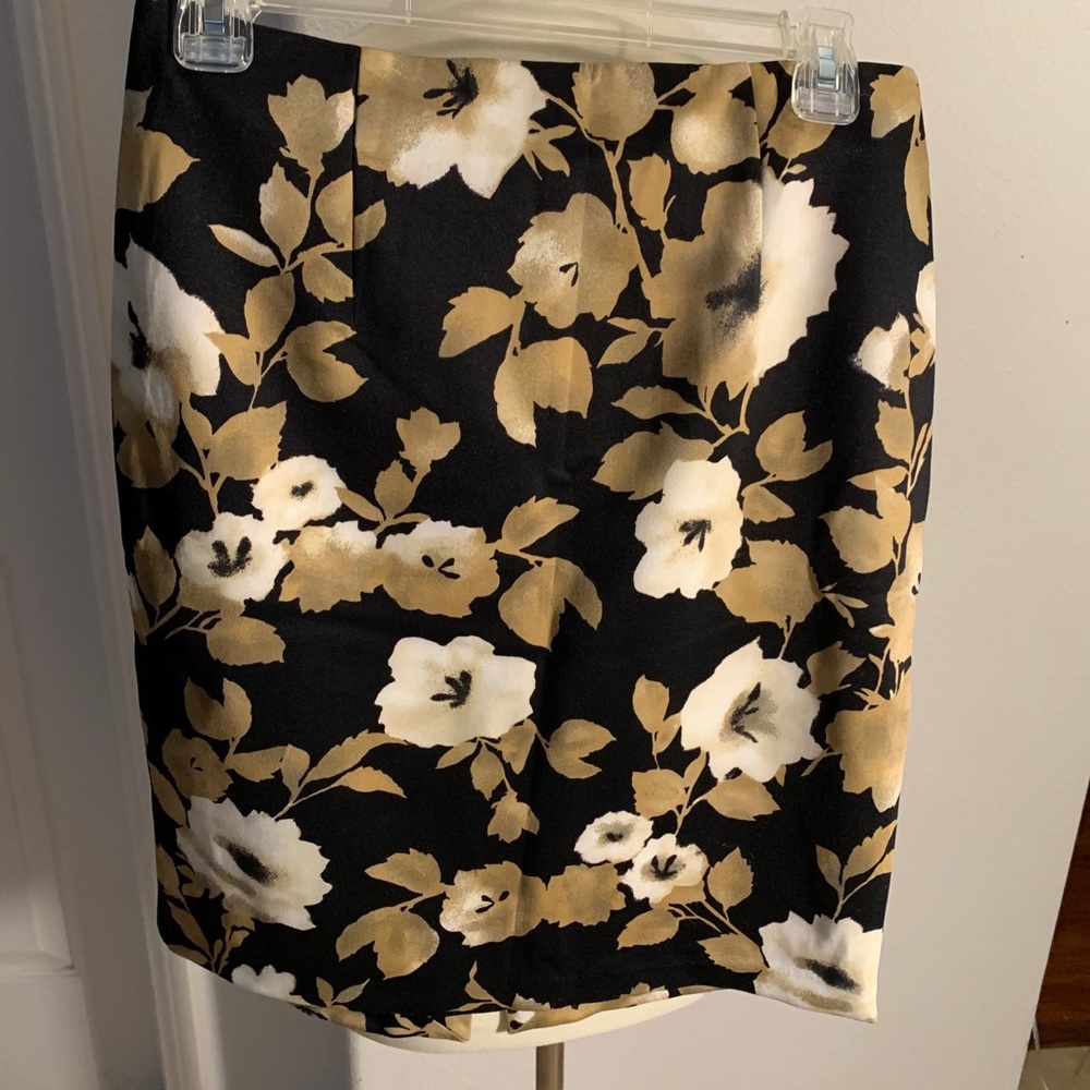 WHBM Floral Pencil Skirt 6